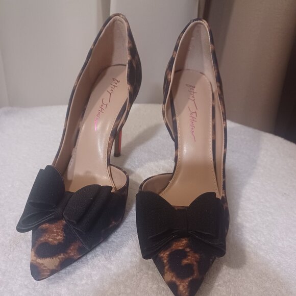 BETSEY JOHNSON LEOPARD PRINT STILLETOS WITH 4 INCH RED PEARL HEELS - Picture 4 of 6